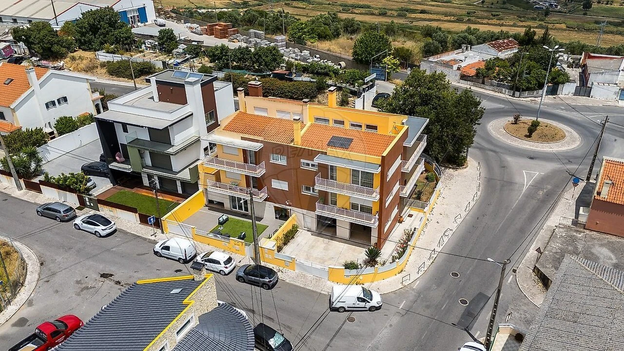 Moradia T4 para Venda em Camarate, Unhos e Apelação Foto 42