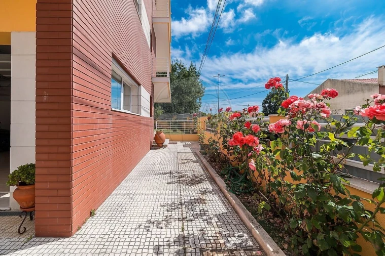 Moradia T4 para Venda em Camarate, Unhos e Apelação Foto 6