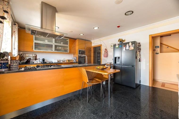 Moradia T4 para Venda em Camarate, Unhos e Apelação Foto 13