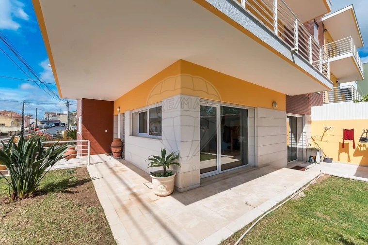 Moradia T4 para Venda em Camarate, Unhos e Apelação Foto 2