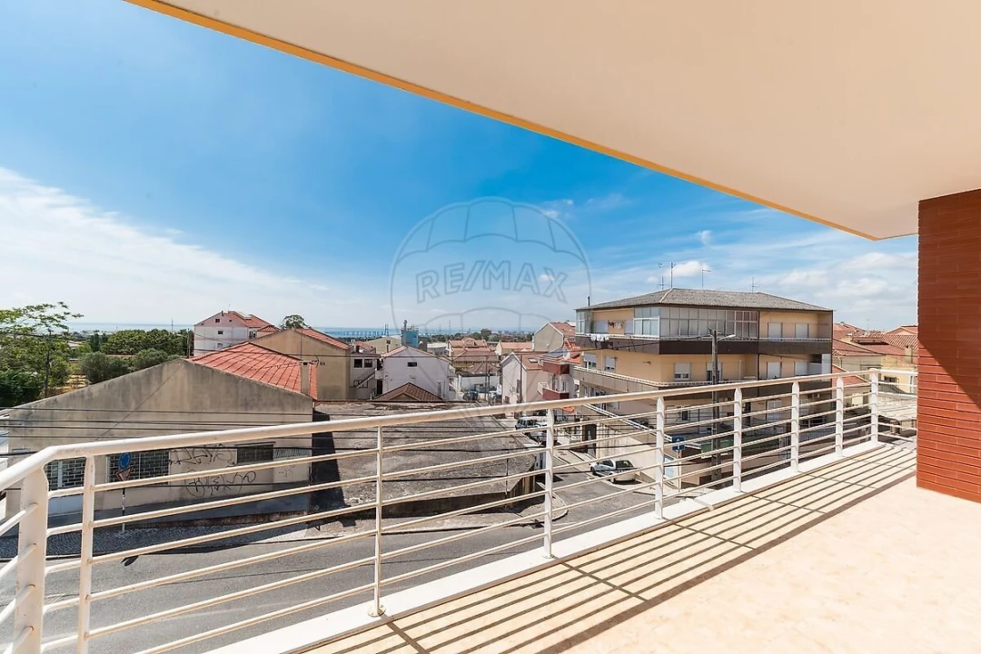 Moradia T4 para Venda em Camarate, Unhos e Apelação Foto 32