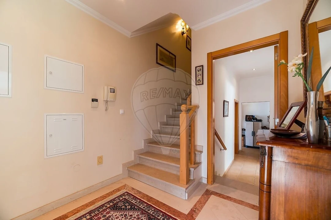 Moradia T4 para Venda em Camarate, Unhos e Apelação Foto 9