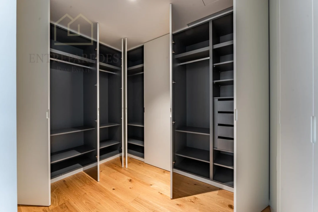 Apartamento T3 para Venda em Mafamude e Vilar do Paraíso Foto 11