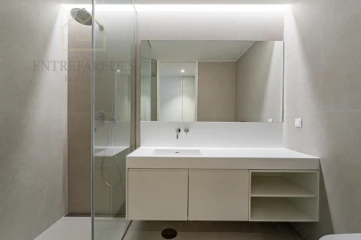 Apartamento T3 para Venda em Mafamude e Vilar do Paraíso