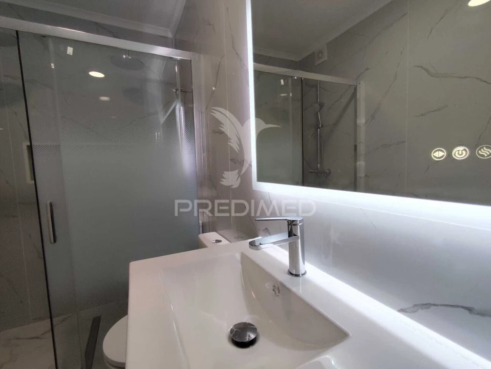 Apartamento T4 para Venda em Amora Foto 32