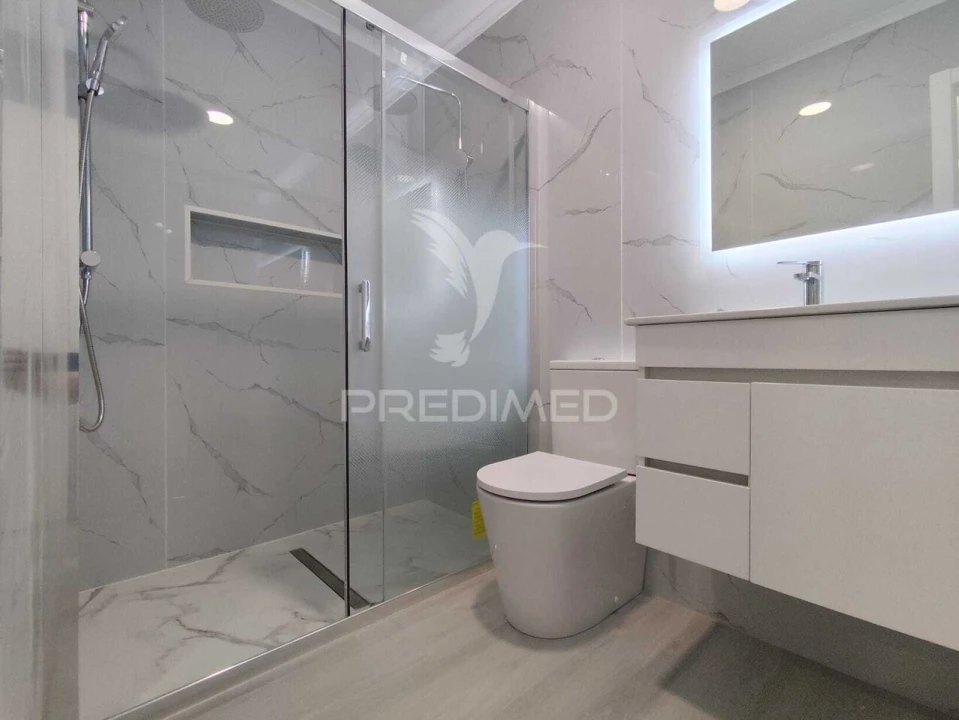 Apartamento T4 para Venda em Amora Foto 33