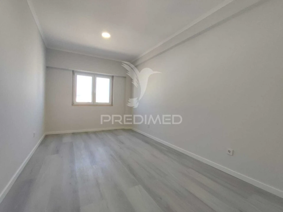 Apartamento T4 para Venda em Amora Foto 28