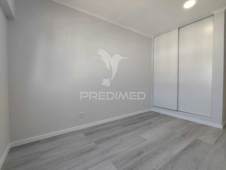 Apartamento T4 para Venda em Amora Foto 22