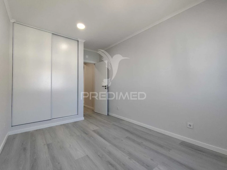 Apartamento T4 para Venda em Amora Foto 24