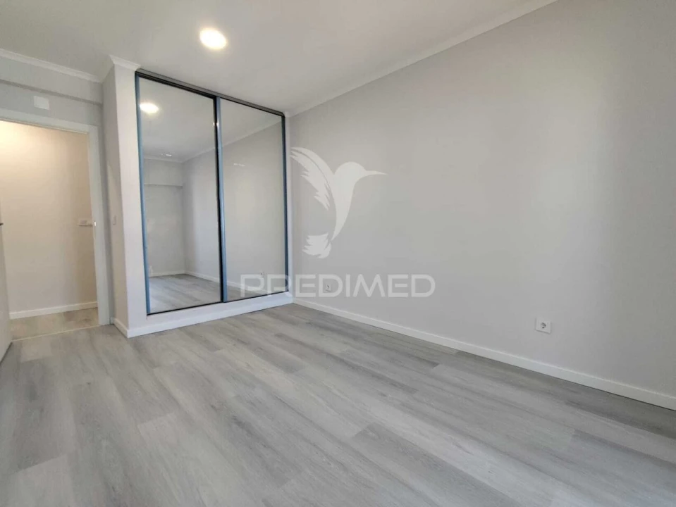 Apartamento T4 para Venda em Amora Foto 16