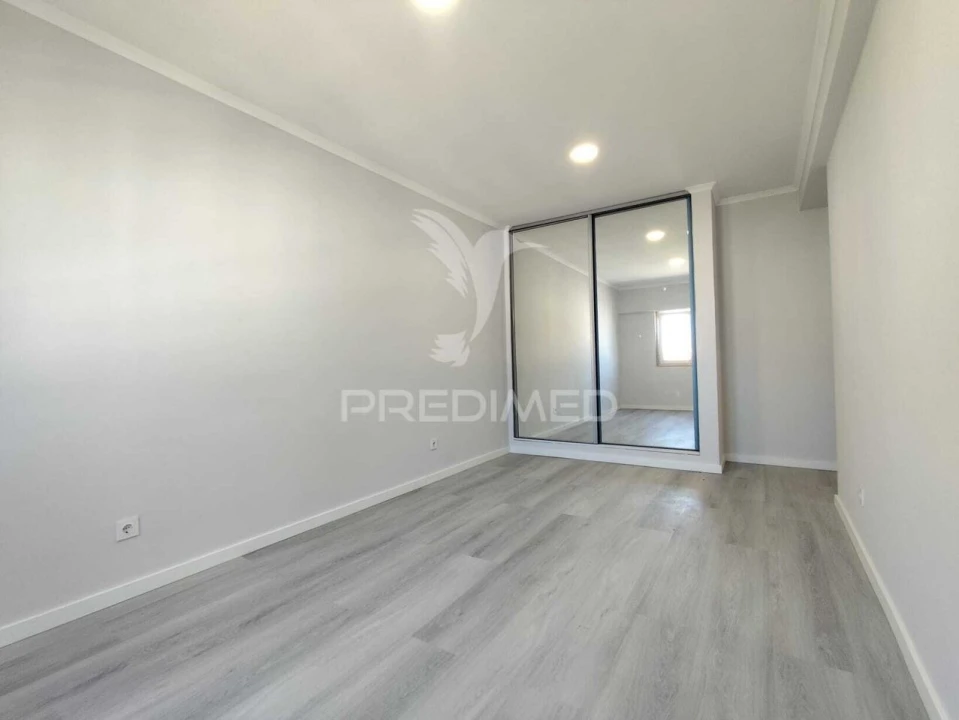 Apartamento T4 para Venda em Amora Foto 20