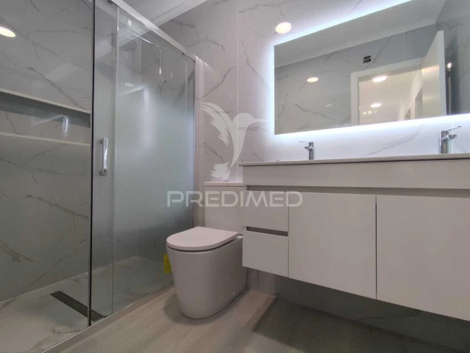 Apartamento T4 para Venda em Amora Foto 34