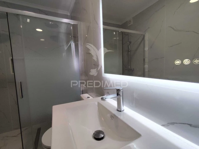 Apartamento T4 para Venda em Amora Foto 32