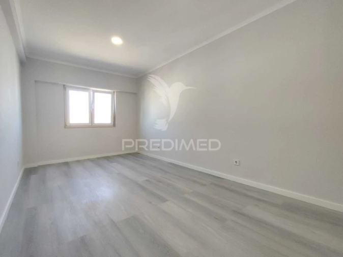 Apartamento T4 para Venda em Amora Foto 18