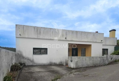 Moradia T4 para Venda em Vila Nova de Monsarros