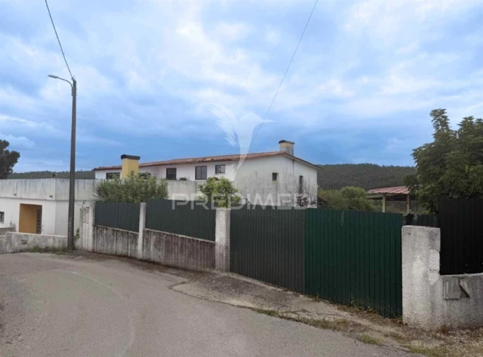Moradia T4 para Venda em Vila Nova de Monsarros Foto 7
