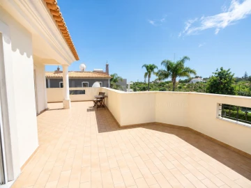 Moradia T5 para Venda em Albufeira e Olhos de Água