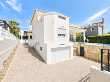 Moradia T5 para Venda em Albufeira e Olhos de Água