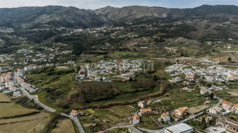 Terreno para Venda em Teixoso e Sarzedo