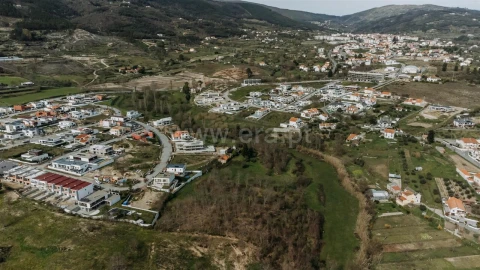 Terreno para Venda em Teixoso e Sarzedo