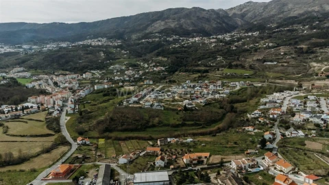 Terreno para Venda em Teixoso e Sarzedo