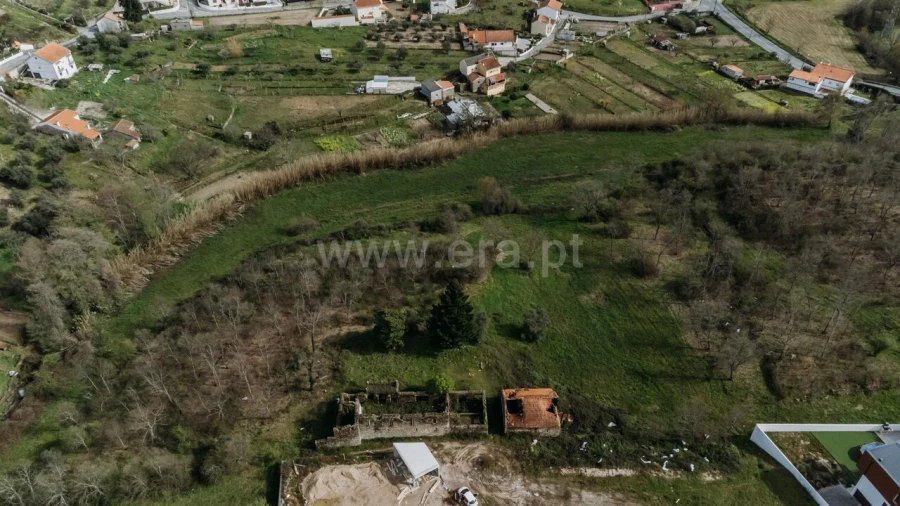Terreno para Venda em Teixoso e Sarzedo Foto 2