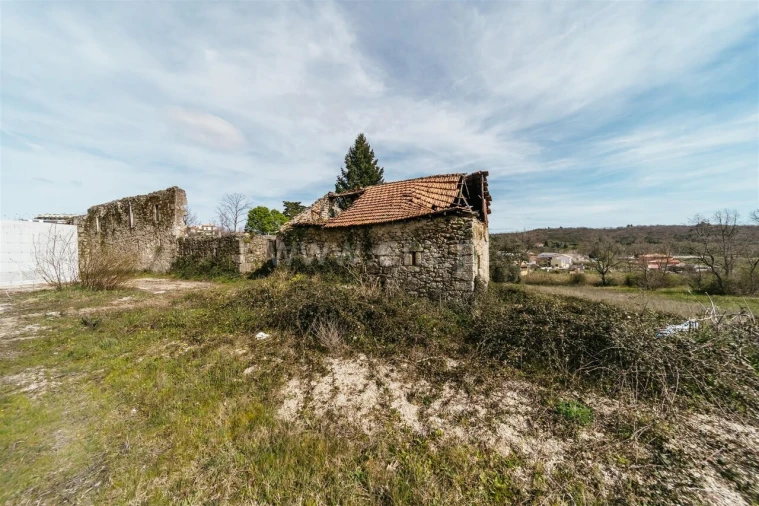 Terreno para Venda em Teixoso e Sarzedo Foto 13