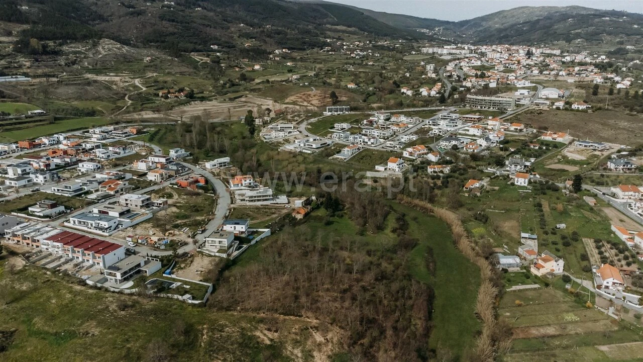 Terreno para Venda em Teixoso e Sarzedo Foto 6