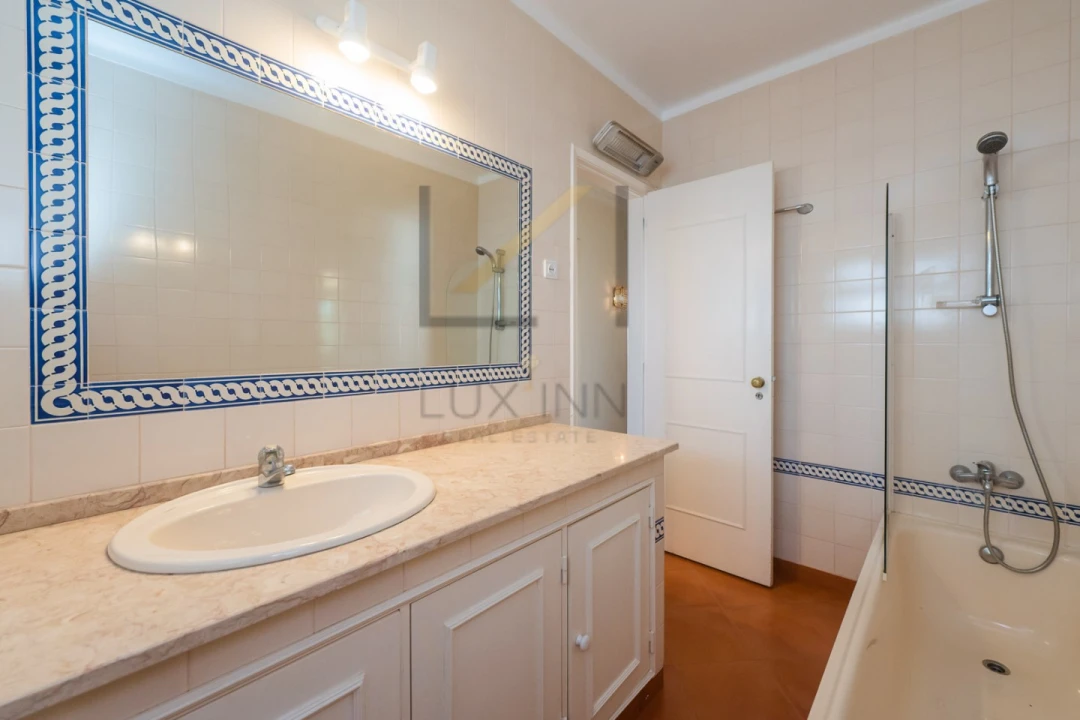 Apartamento T4 para Venda em Oeiras e São Julião da Barra, Paço de Arcos e Caxias Foto 32