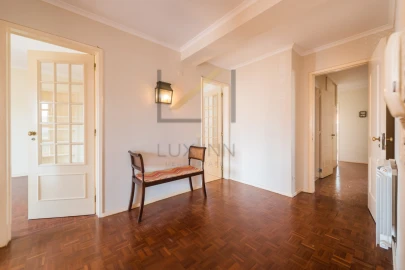 Apartamento T4 para Venda em Oeiras e São Julião da Barra, Paço de Arcos e Caxias