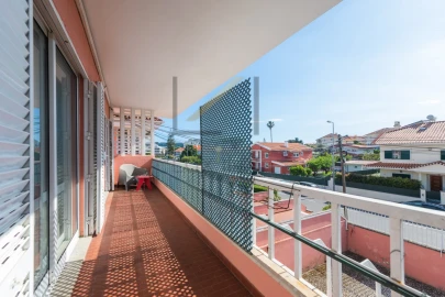 Apartamento T4 para Venda em Oeiras e São Julião da Barra, Paço de Arcos e Caxias