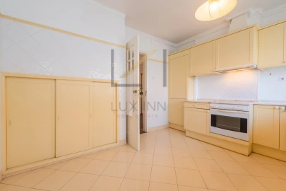 Apartamento T4 para Venda em Oeiras e São Julião da Barra, Paço de Arcos e Caxias