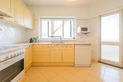 Apartamento T4 para Venda em Oeiras e São Julião da Barra, Paço de Arcos e Caxias