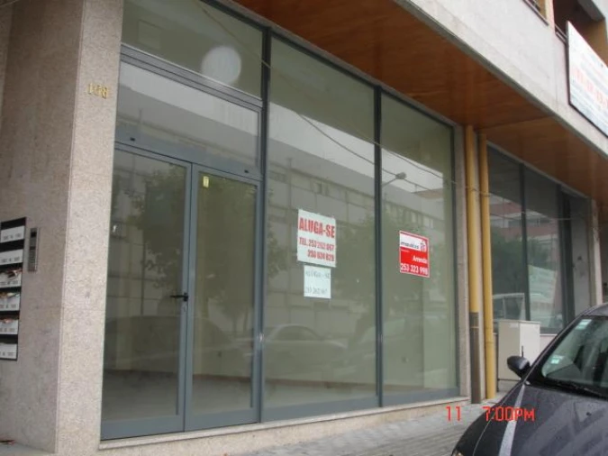 Loja para Venda em Braga (Maximinos, Sé e Cividade) Foto 2