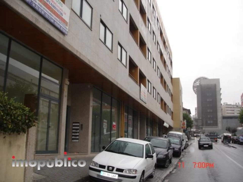 Loja para Arrendamento em Braga (Maximinos, Sé e Cividade) Foto 1