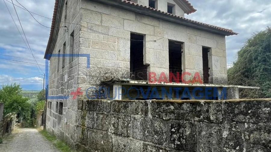 Moradia T4 para Venda em Beijos