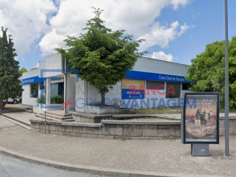 Prédio para Venda em Carrazeda de Ansiães Foto 2