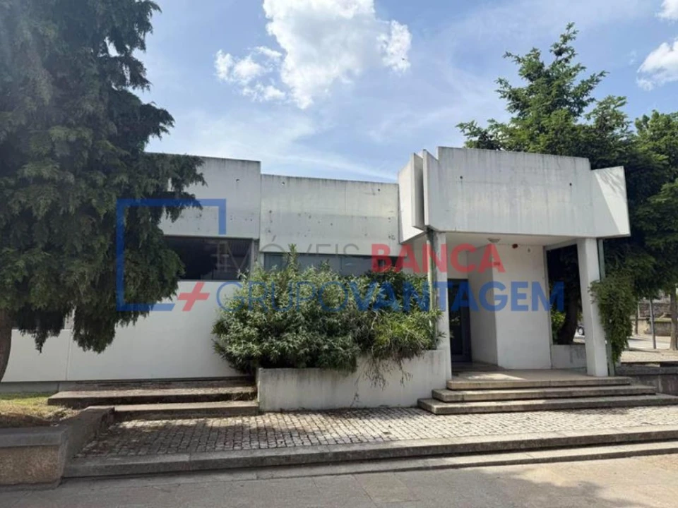 Prédio para Venda em Carrazeda de Ansiães Foto 5