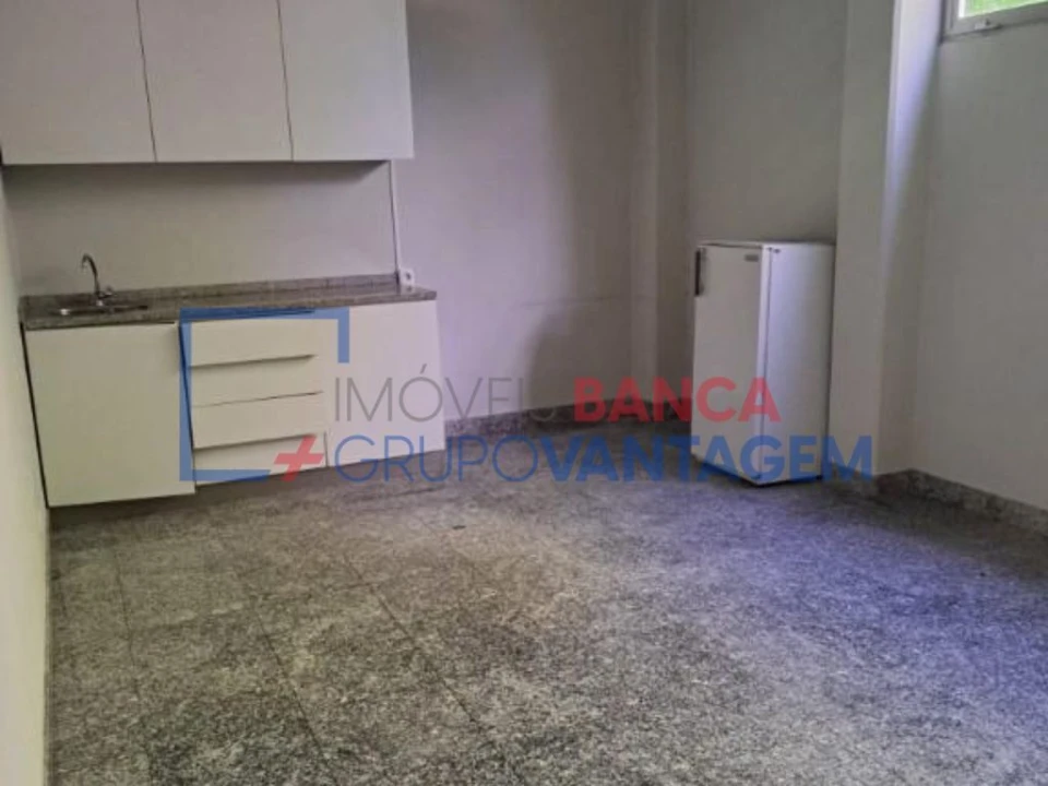 Prédio para Venda em Carrazeda de Ansiães Foto 10