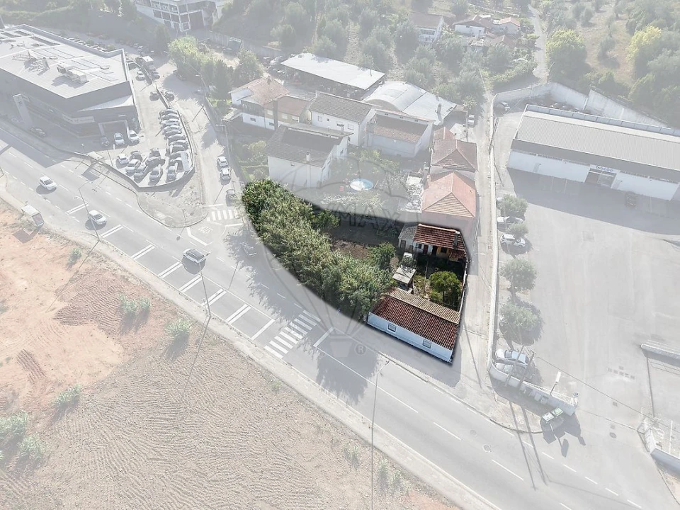 Moradia T4 para Venda em Eiras e São Paulo de Frades Foto 6