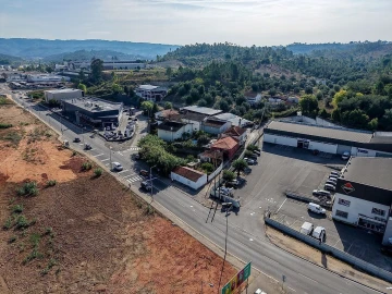 Moradia T4 para Venda em Eiras e São Paulo de Frades