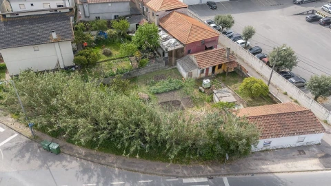 Moradia T4 para Venda em Eiras e São Paulo de Frades