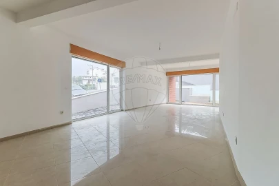 Moradia T4 para Venda em São Martinho do Bispo e Ribeira de Frades