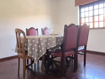 Moradia T3 para Venda em São Silvestre