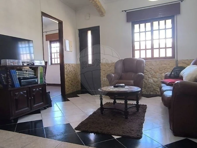 Moradia T3 para Venda em São Silvestre Foto 4