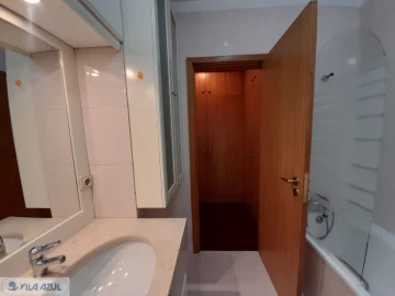 Apartamento T2 para Arrendamento em Lordelo do Ouro e Massarelos