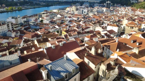Moradia T4 para Venda em Sé Nova, Santa Cruz, Almedina e São Bartolomeu