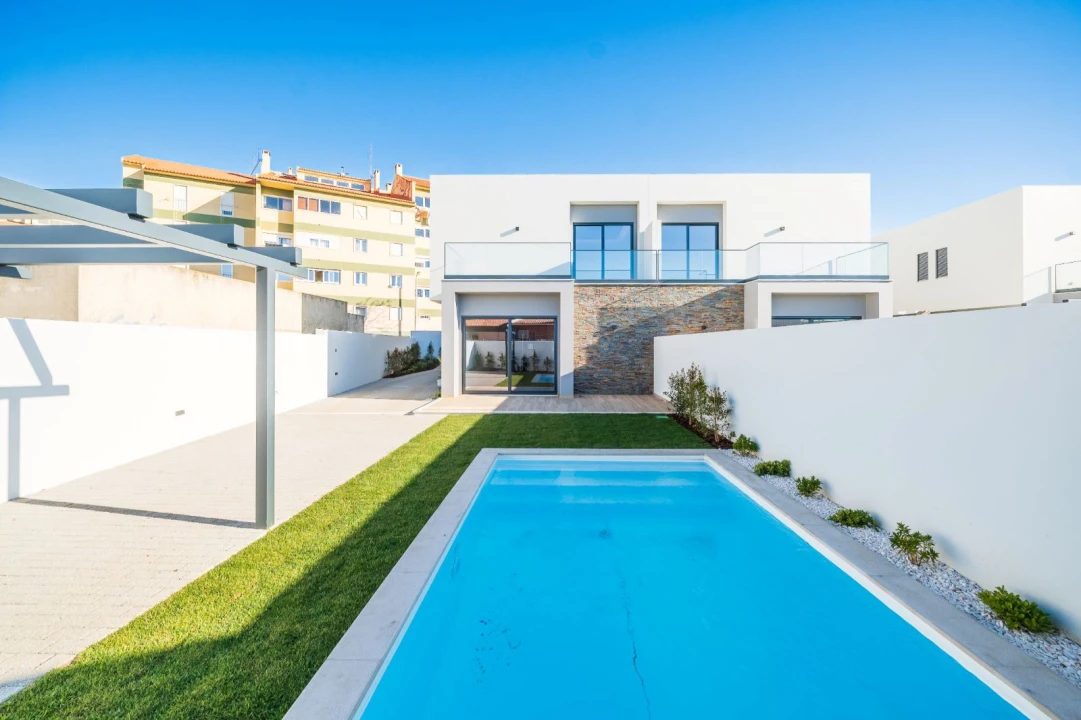 Moradia T4 para Venda em Carcavelos e Parede Foto 1