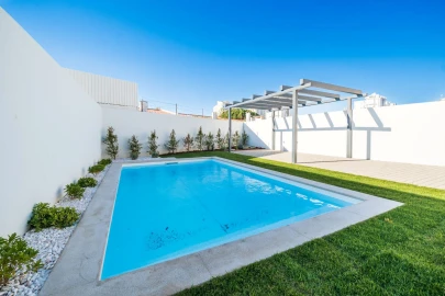 Moradia T4 para Venda em Carcavelos e Parede