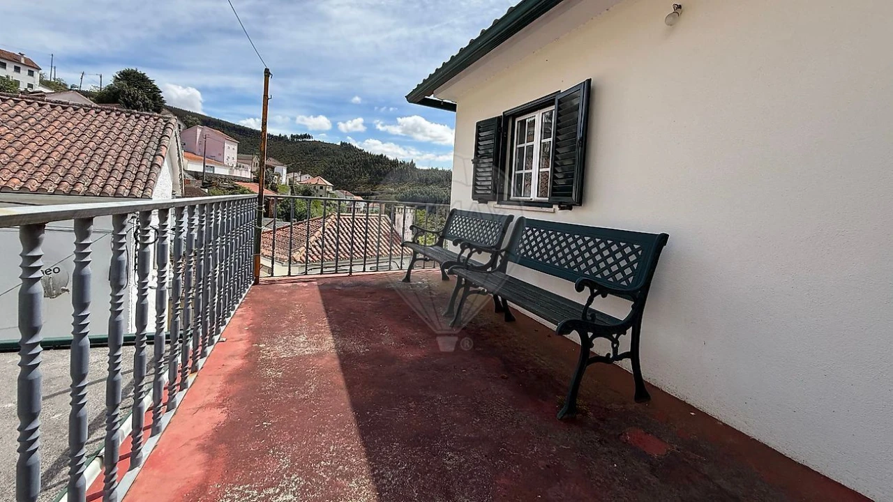 Moradia T3 para Venda em Cadafaz e Colmeal Foto 11